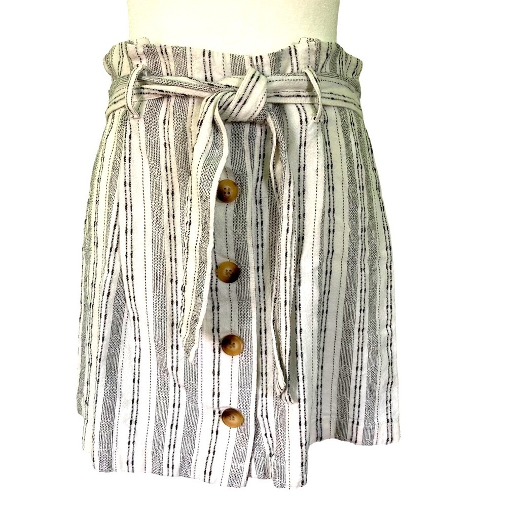 Topshop Black/White Linen Blend Button Front Paperbag Waist Mini Skirt (Size 8)